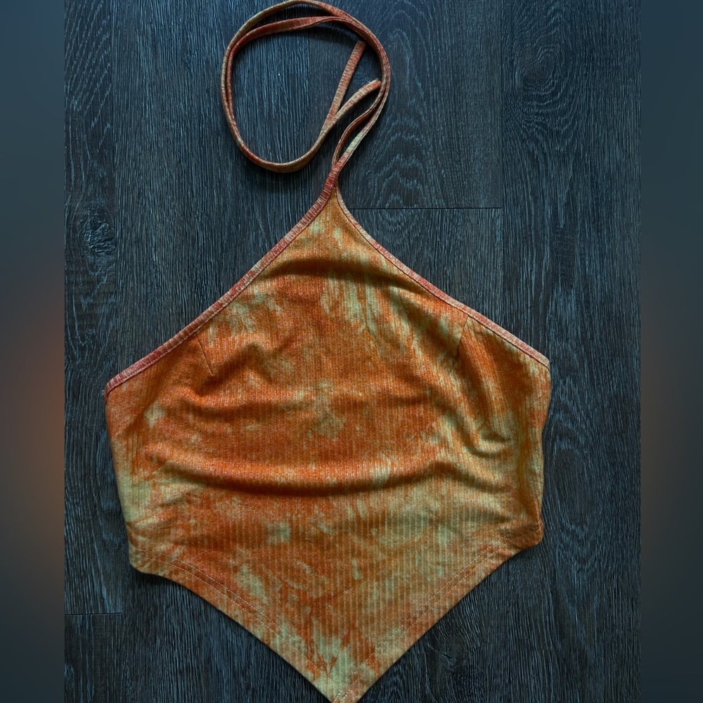 SHEIN Tie Crop Top